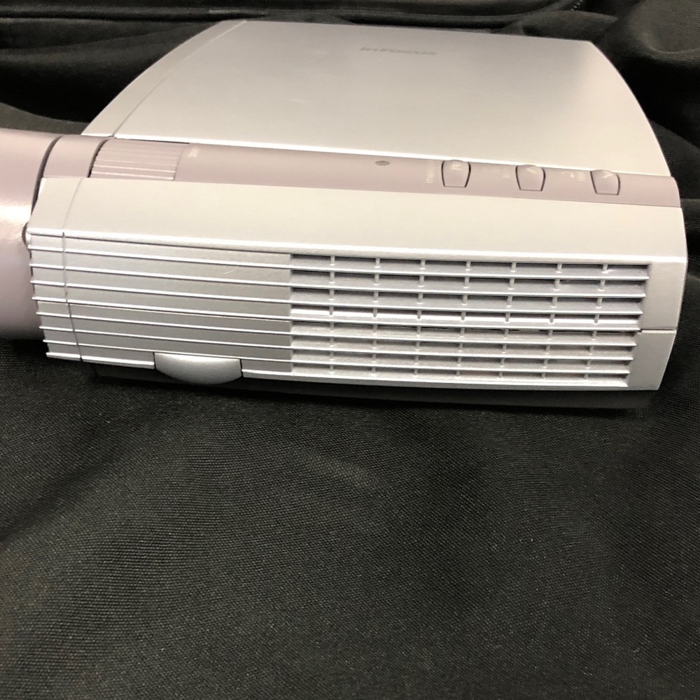 InFocus Model LP130 Projector - Picture 7 of 11